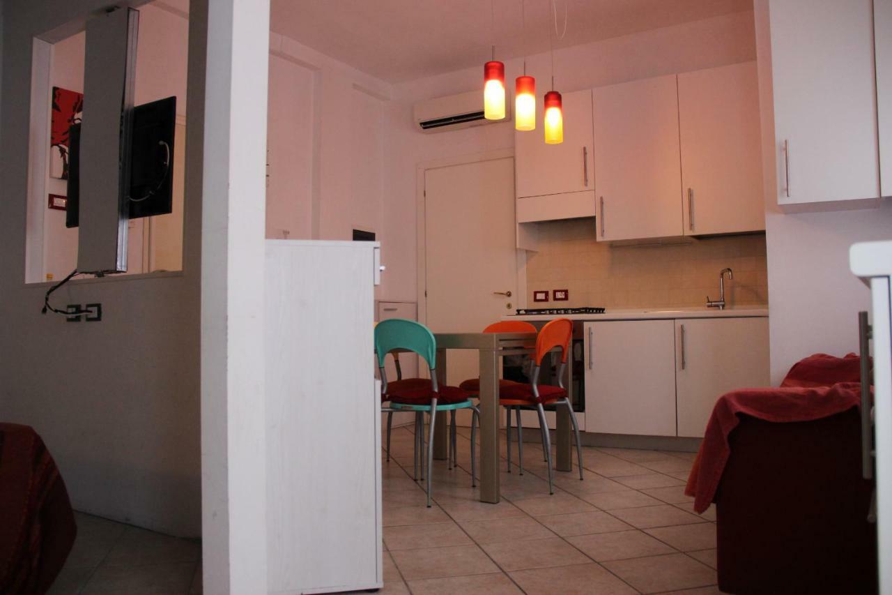דסנזאנו דל גארדה Appartamento Casa Vacanze Spiaggia D'Oro מראה חיצוני תמונה